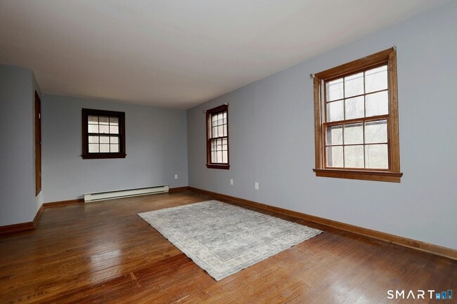 Building Photo - 380 Newtown Turnpike