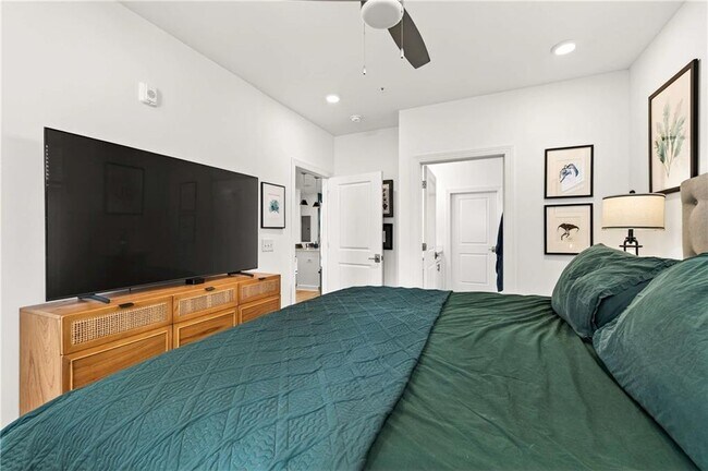 Building Photo - 377 Grant Cir SE