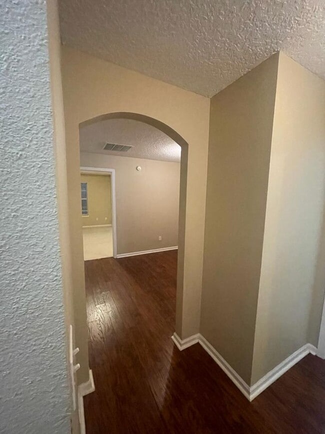 Building Photo - MOVE IN SPECIAL!!!   2 BEDROOM 2 BATHS JAC...
