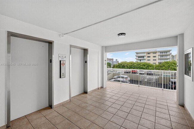 Building Photo - 121 Golden Isles Dr
