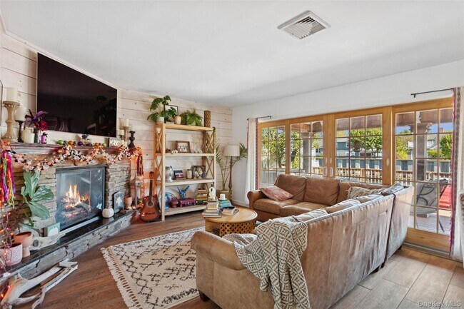 Building Photo - 58 Forester St