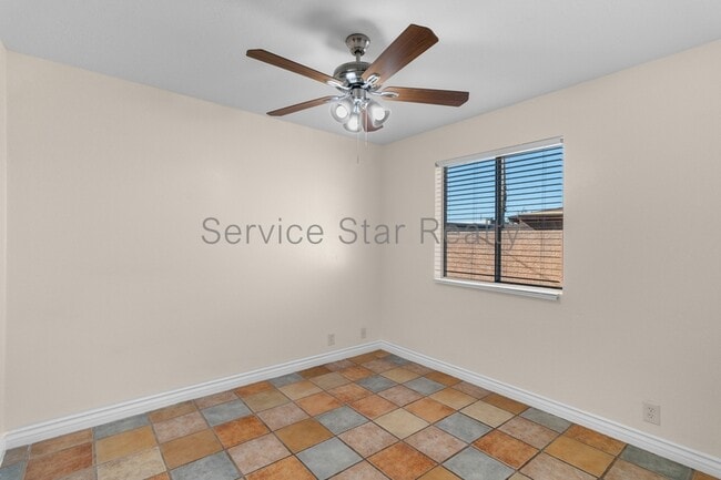 Building Photo - 3812 W Loma Ln