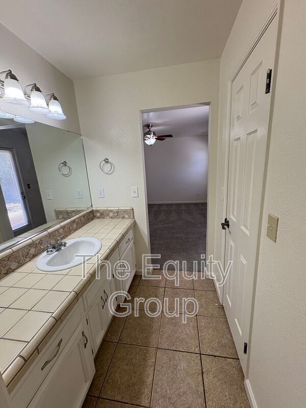 Building Photo - 1931 S Stevenson Ct