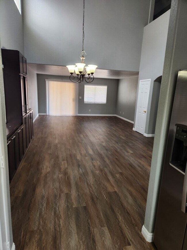 Building Photo - North Las Vegas Upgraded 4 Bedroom!