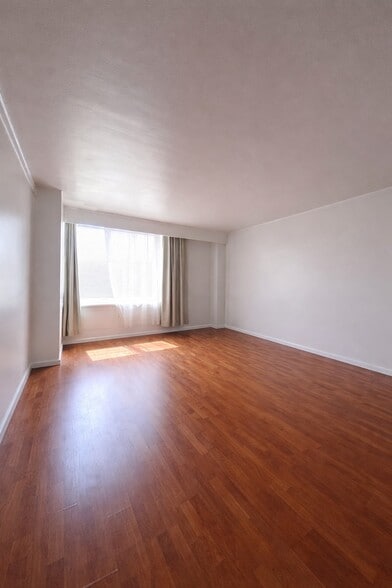 Building Photo - 270 Marin Blvd