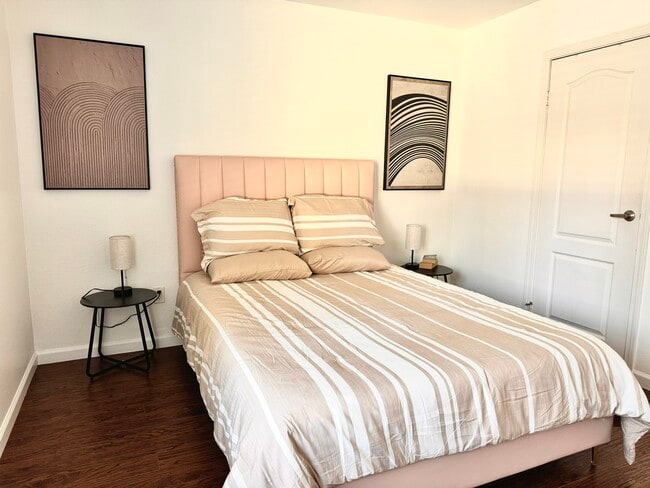 Building Photo - 12035 Alta Carmel Ct