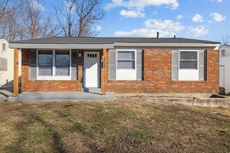 Building Photo - 10432 Royal Dr