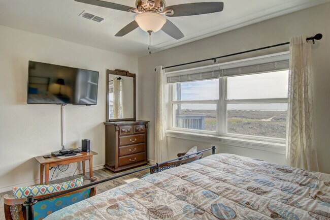 Building Photo - 602 Sea Breeze Ln