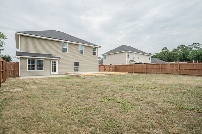 Building Photo - 717 Highgrove Ct