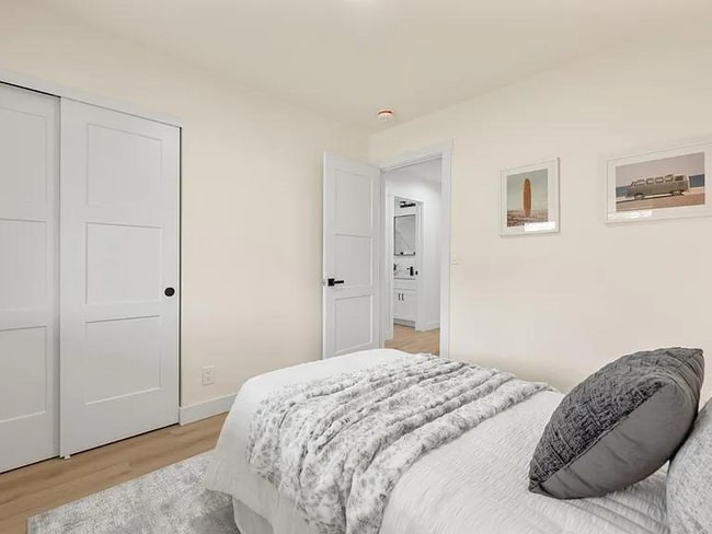 Building Photo - 2426 Regent Rd