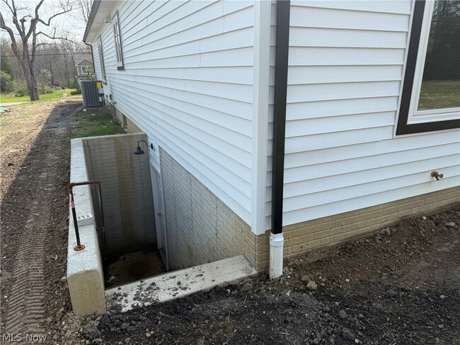 Building Photo - 3940 Ellendale Rd
