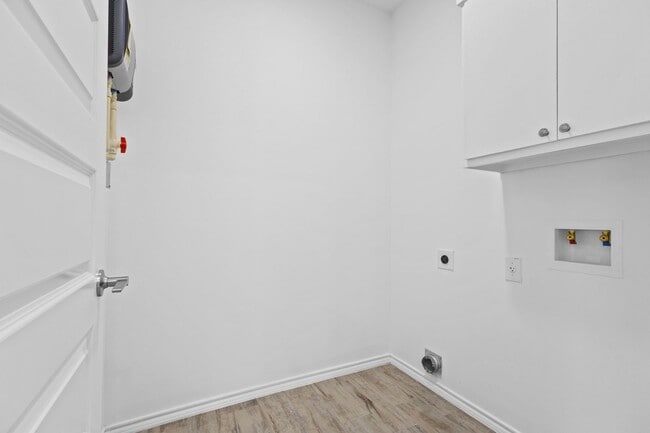 Building Photo - 422 Arroyo Ln