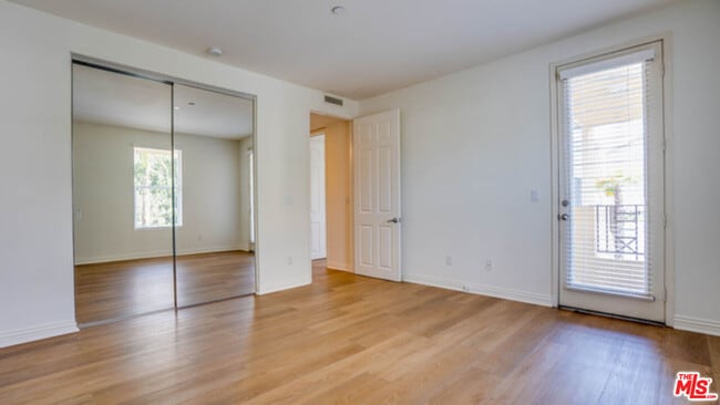 Building Photo - 4100 Wilshire Blvd