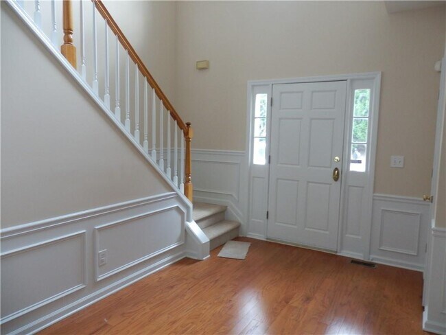 Building Photo - 3730 Ancroft Cir