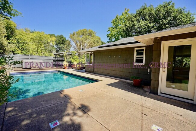Building Photo - Stunning Seminary Gem, Modern Finishes & P...