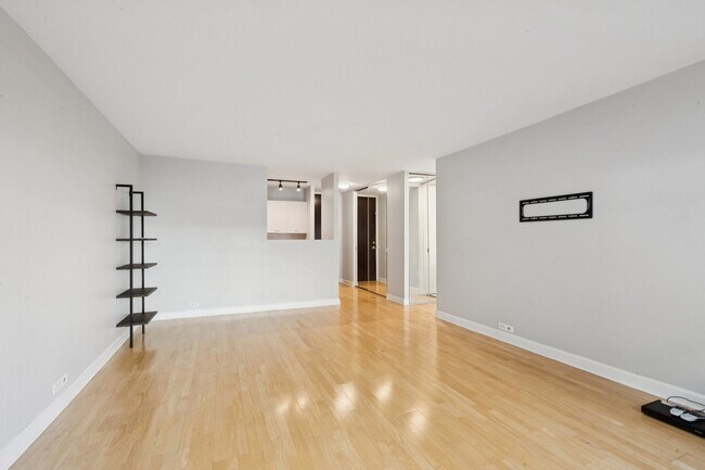 Building Photo - 535 N Michigan Ave