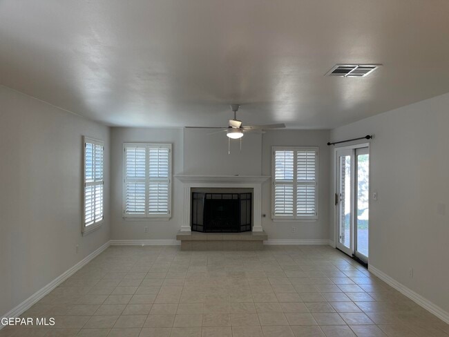 Building Photo - 1601 Charles Owens Dr