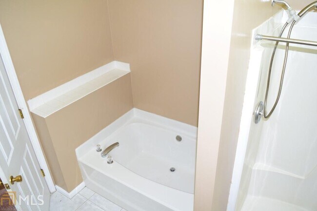 Building Photo - 65 Bartlett Dr
