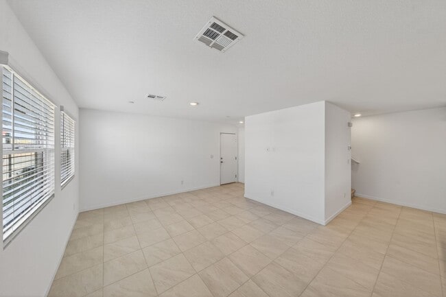 Building Photo - Brand New Townhome in Gated Community in North Las Vegas!