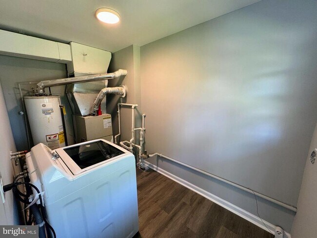 Building Photo - 1015 Alcyon Dr