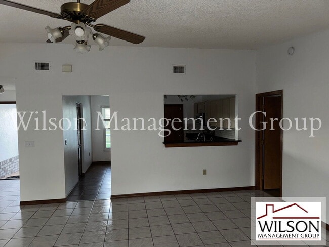 Building Photo - 1420 Flamingo Dr