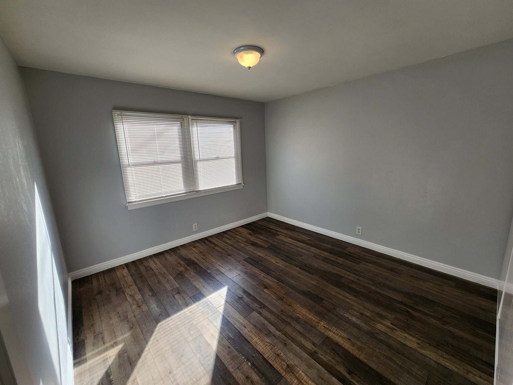 Building Photo - 7910 Nagle Ave