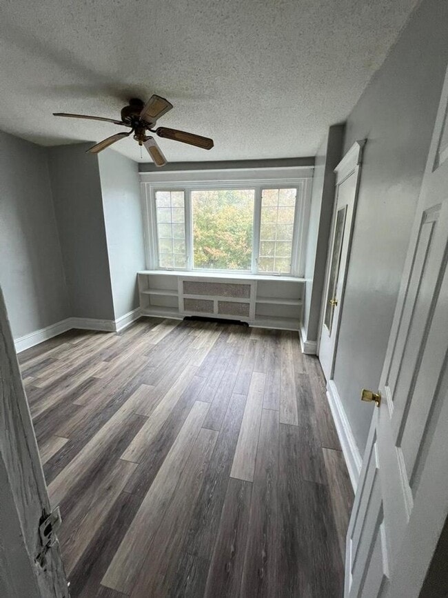 Building Photo - Remodeled Front Porch Home - Frankford
