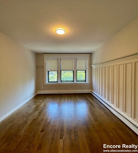 Building Photo - 17 Stearns Rd