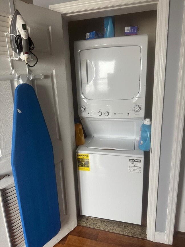 Building Photo - 413-415 9th St