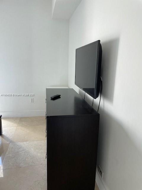 Building Photo - 950 Brickell Bay Dr