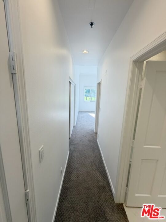 Building Photo - 230 S Hamilton Dr