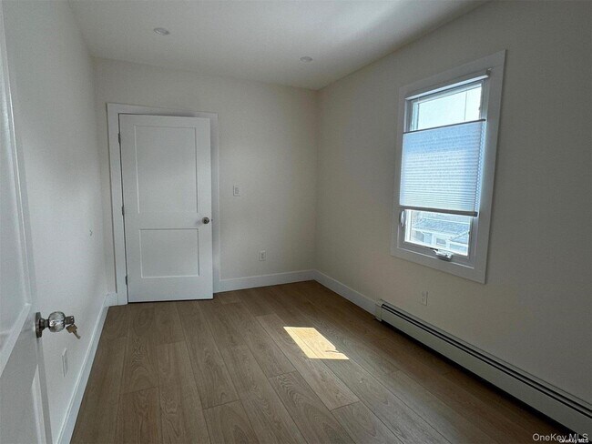 Building Photo - 253 W Market St