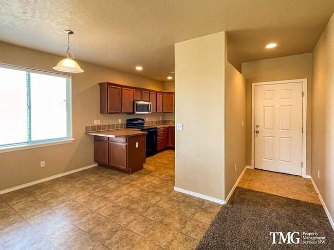 Building Photo - Gorgeous Ranch on Huge Lot!