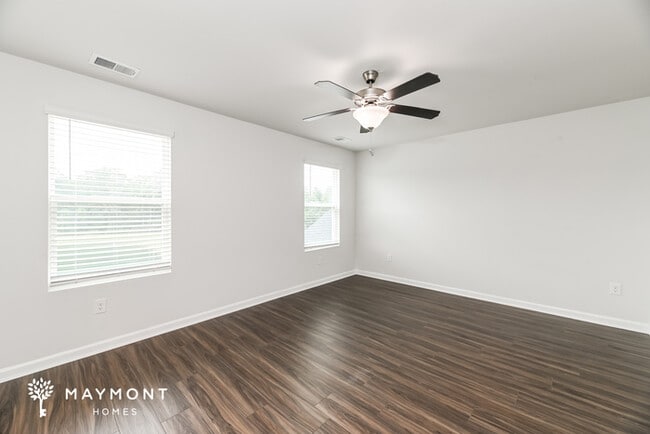 Building Photo - 4 Bedroom in Regal Farms