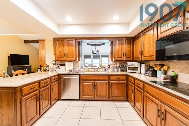 Building Photo - 4405 Manchester Ct