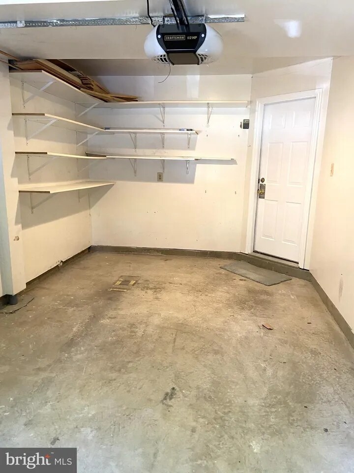 Building Photo - 27 Beacon Hill Way