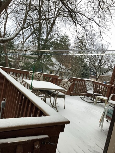 Building Photo - 147 N State St