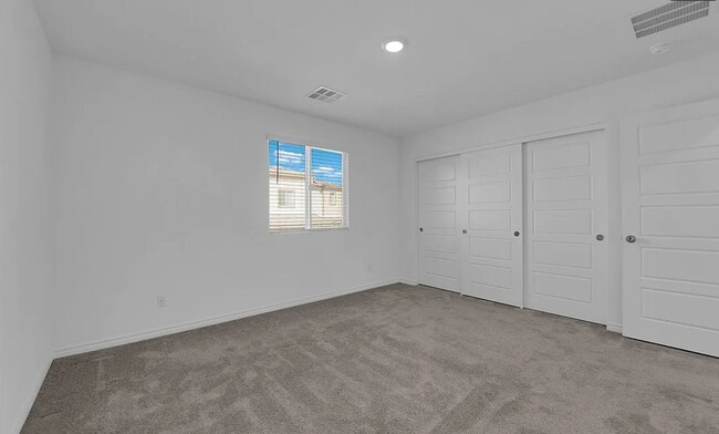 Building Photo - BEAUTIFUL 3BEDROOM TOWNHOME IN 89166