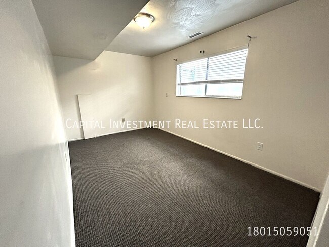 Building Photo - 1126 Crandall Ave S