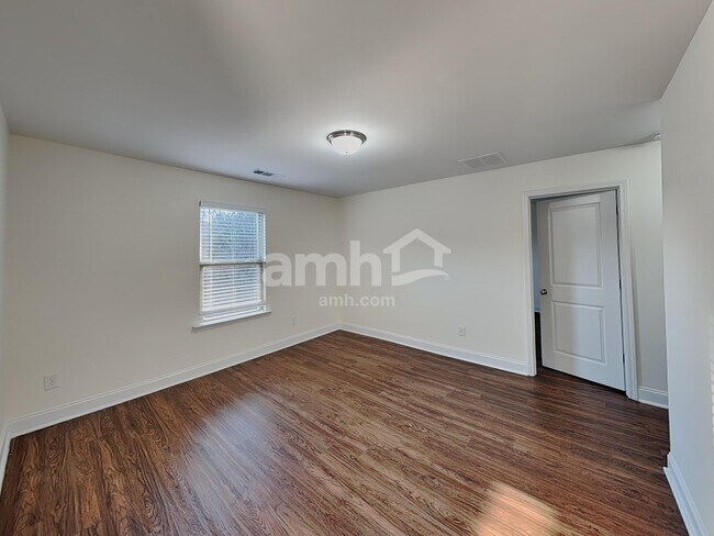 Building Photo - 2615 Beal St