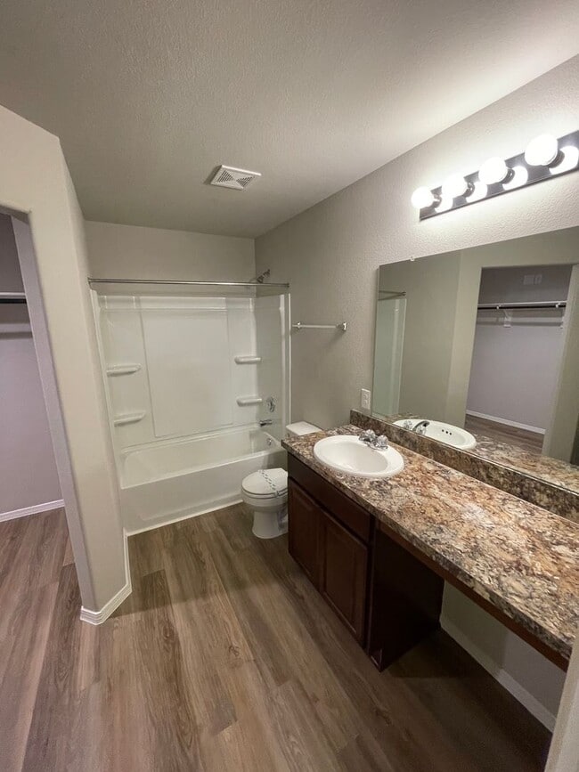 Building Photo - 731 Long Cedar Dr