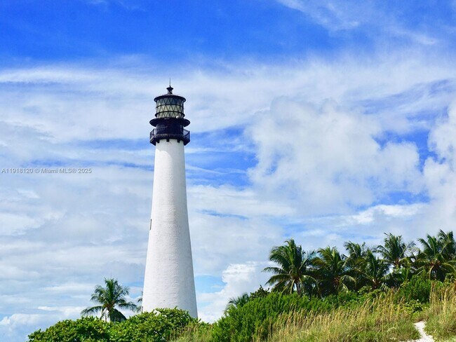 Building Photo - 77 Crandon Blvd