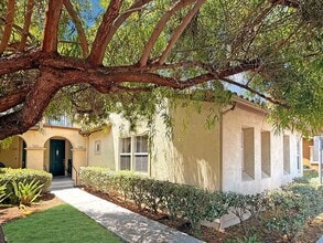 Building Photo - Charming 2BR/2BA Home with Attached Garage...