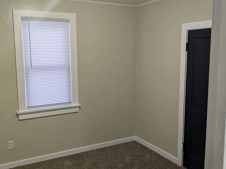 Building Photo - 922 Burdette St