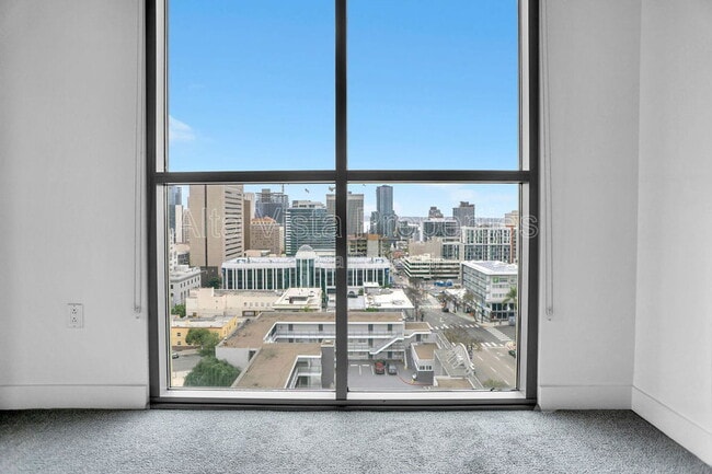 Building Photo - 801 Ash St