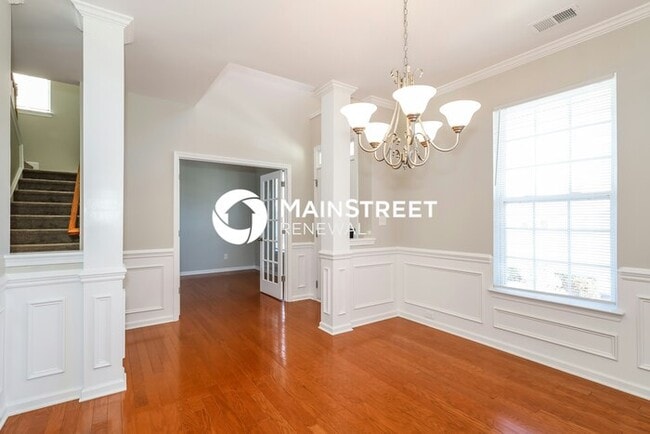Building Photo - 5 Bedroom Pet-Friendly Home in CHARLOTTE, NC with Main Street Renewal