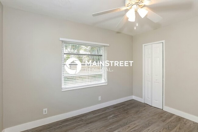 Building Photo - 2 Bedroom Pet-Friendly Home in Hollywood, ...