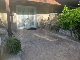 Building Photo - 9885 N Deep Creek Dr