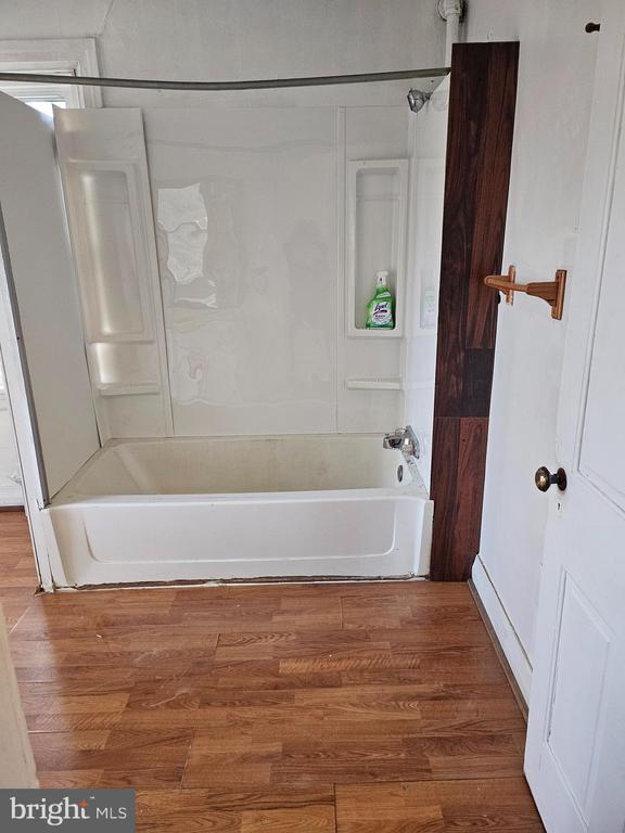 Building Photo - 300 Brenneman Rd