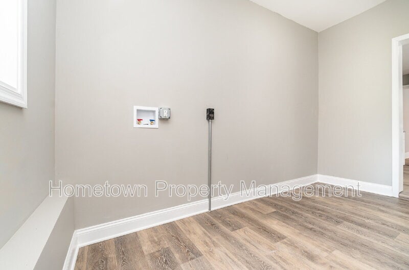 Building Photo - 609 Spruce St